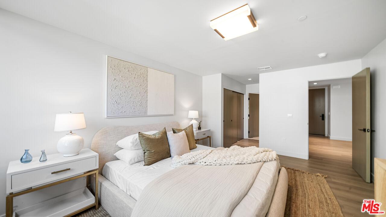153 San Vicente Blvd Unit: 2E