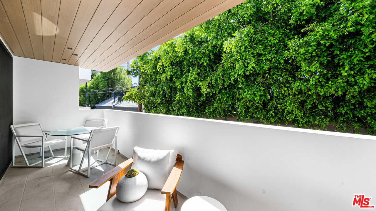 153 San Vicente Blvd Unit: 2E