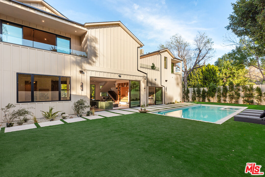 18100 Karen Dr