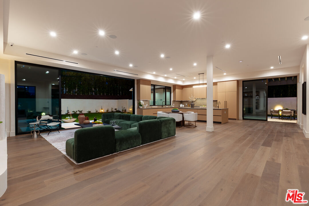 18100 Karen Dr