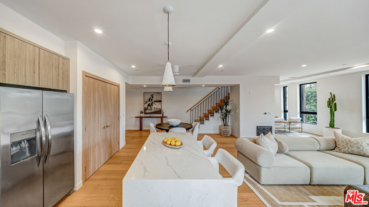 1257 N Detroit St Unit: 302