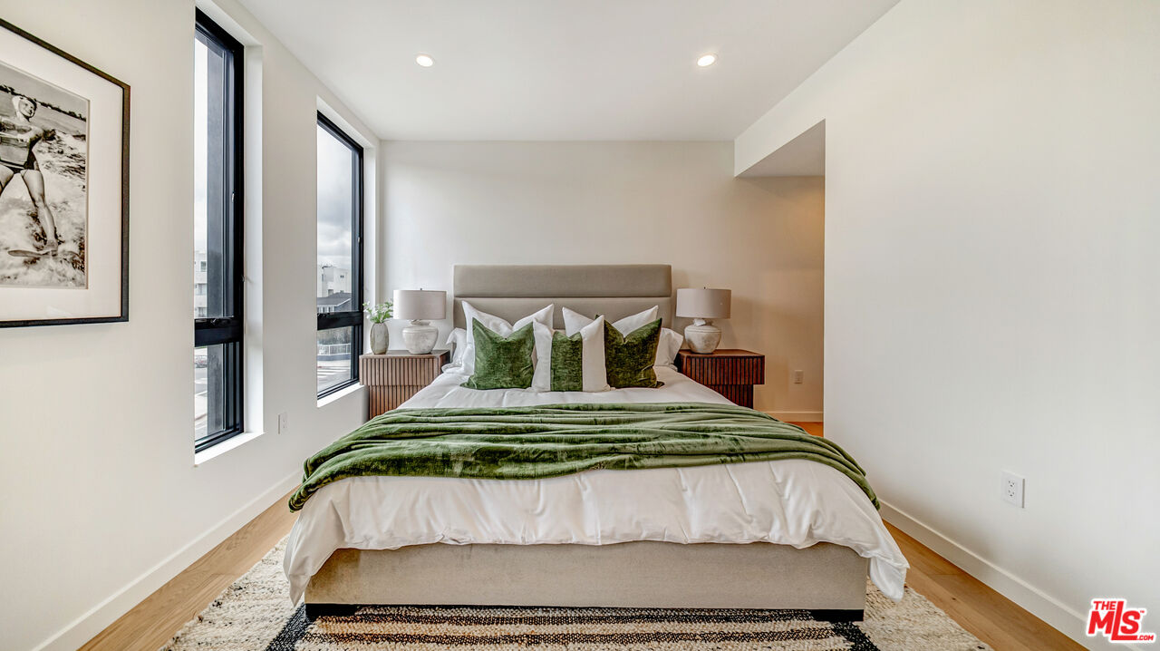 1257 N Detroit St Unit: 302