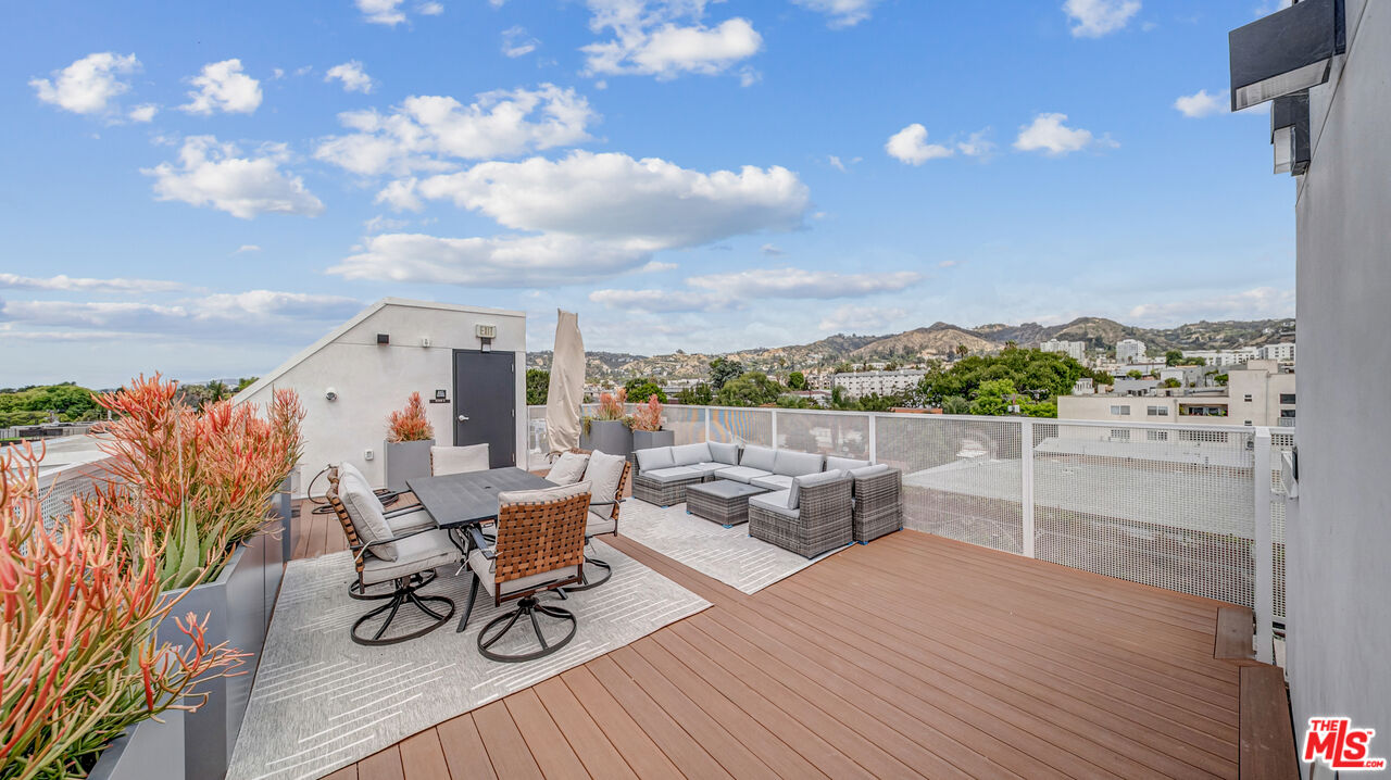 1257 N Detroit St Unit: 302