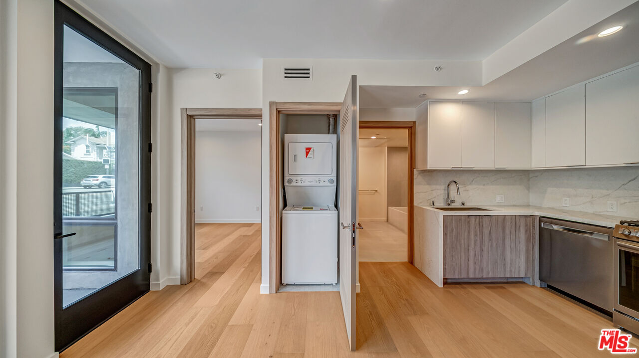 1257 N Detroit St Unit: 103