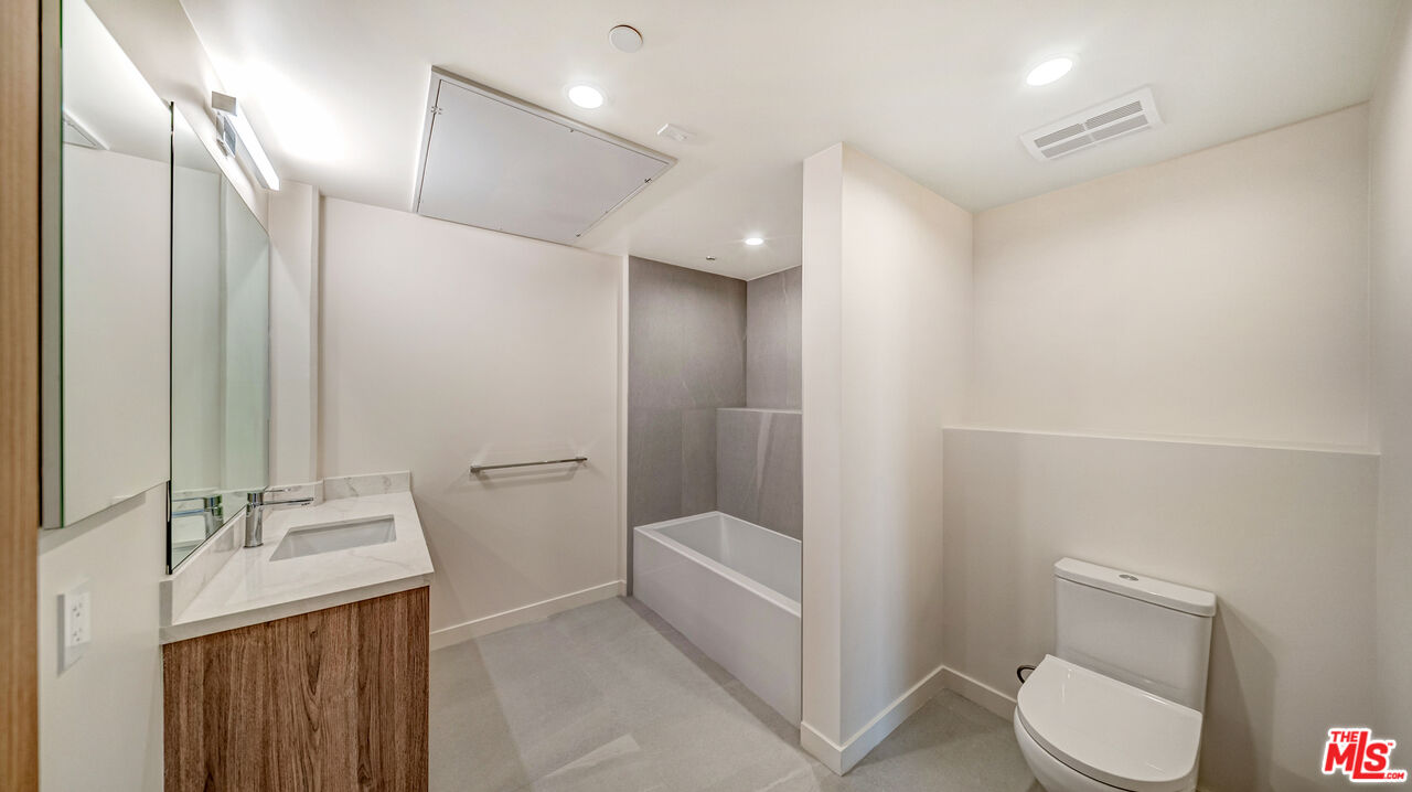 1257 N Detroit St Unit: 103