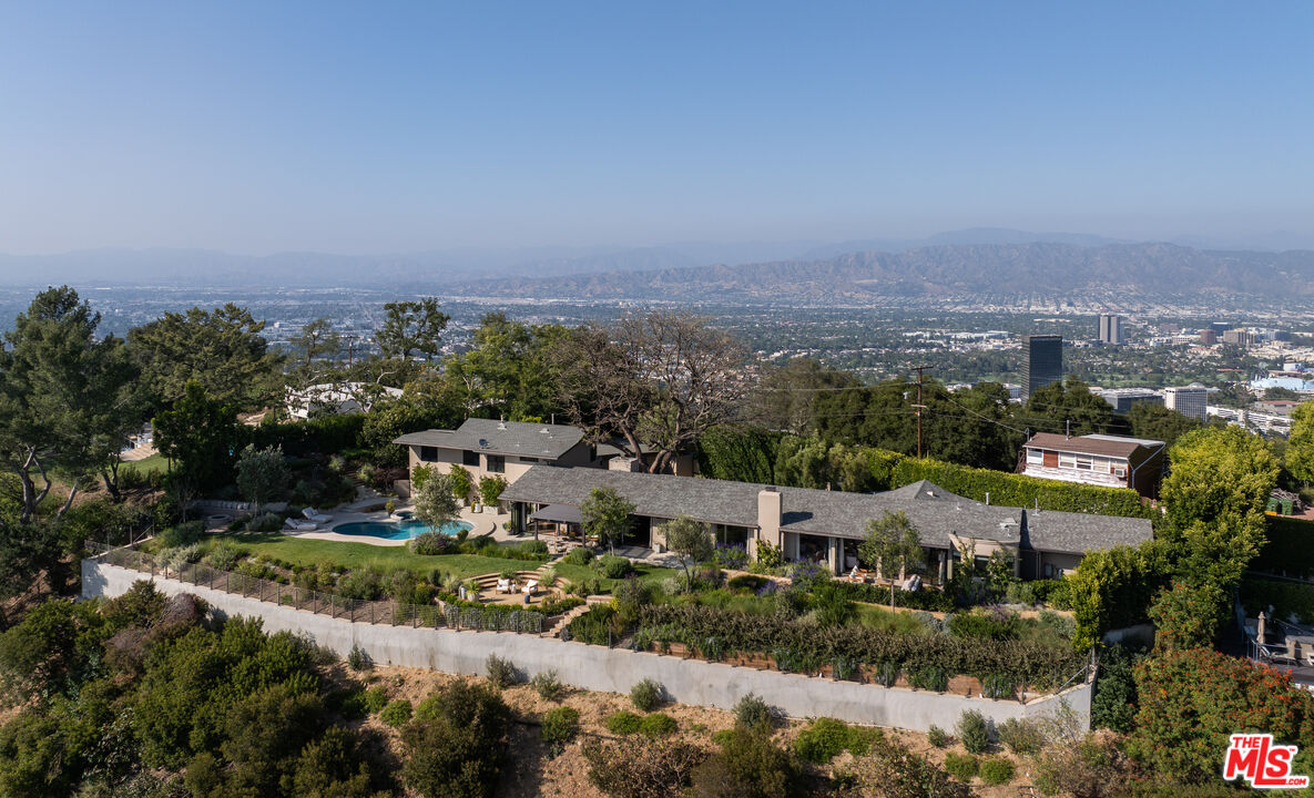 7840 Torreyson Dr
