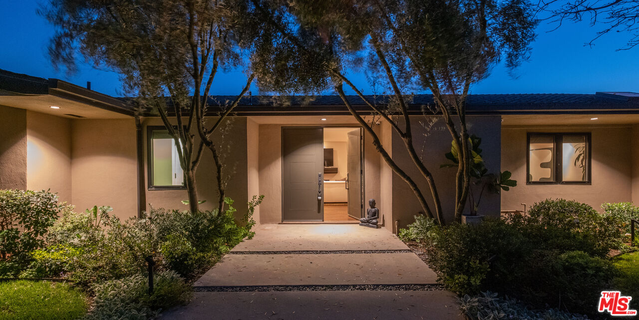 7840 Torreyson Dr