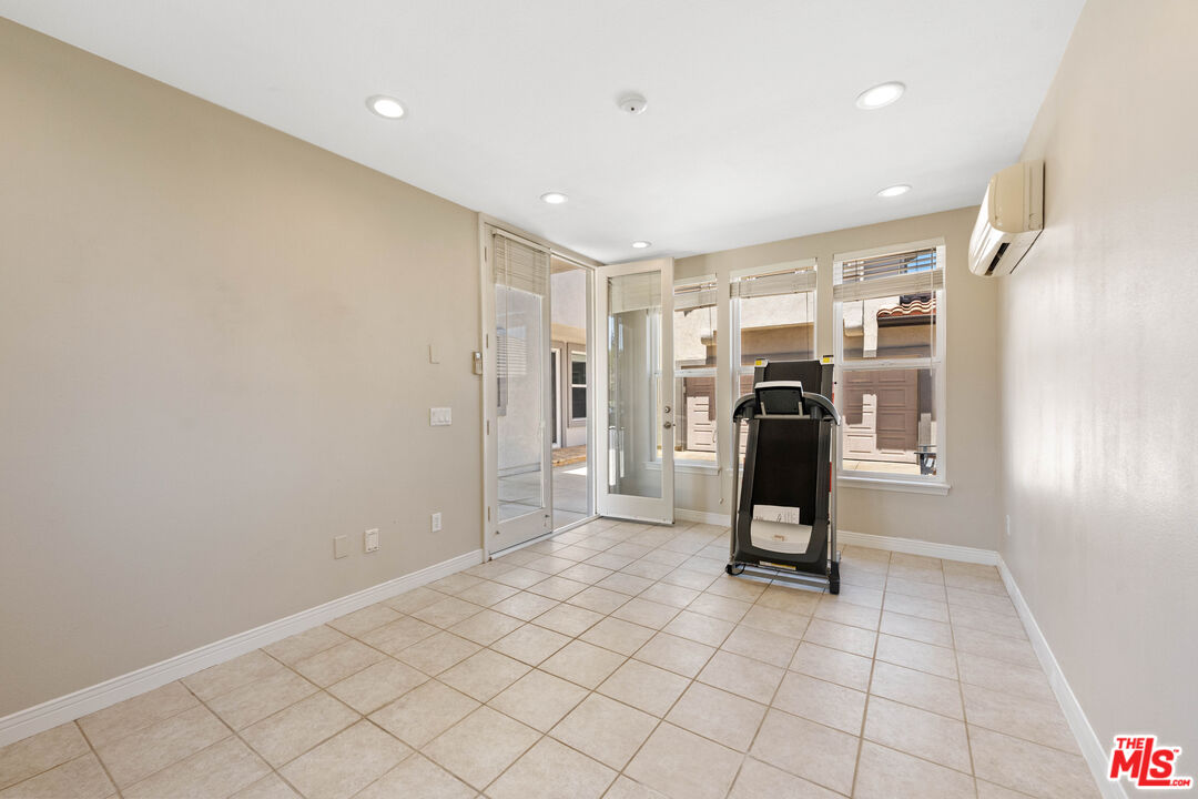 1385 White Feather Ct