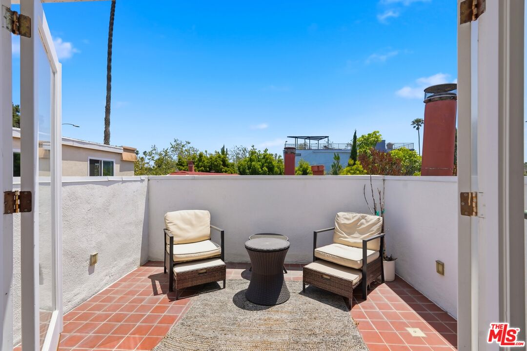 521 Venice Way