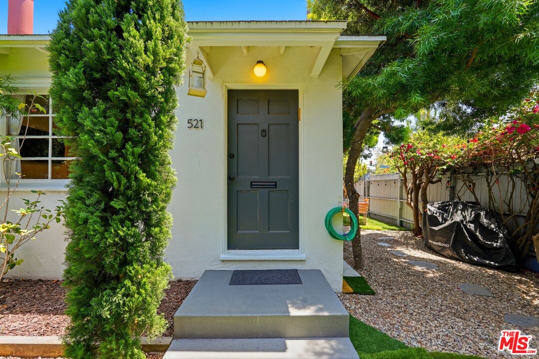 521 Venice Way
