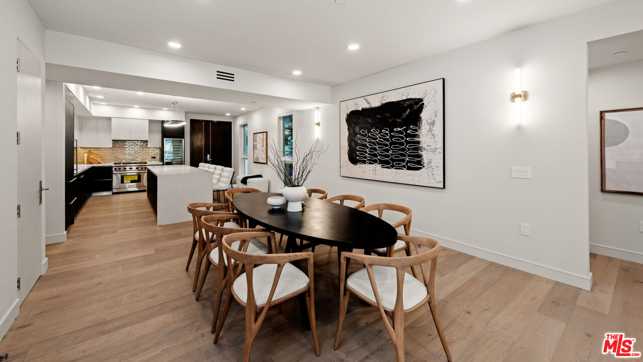 505 S Barrington Ave Unit: 208