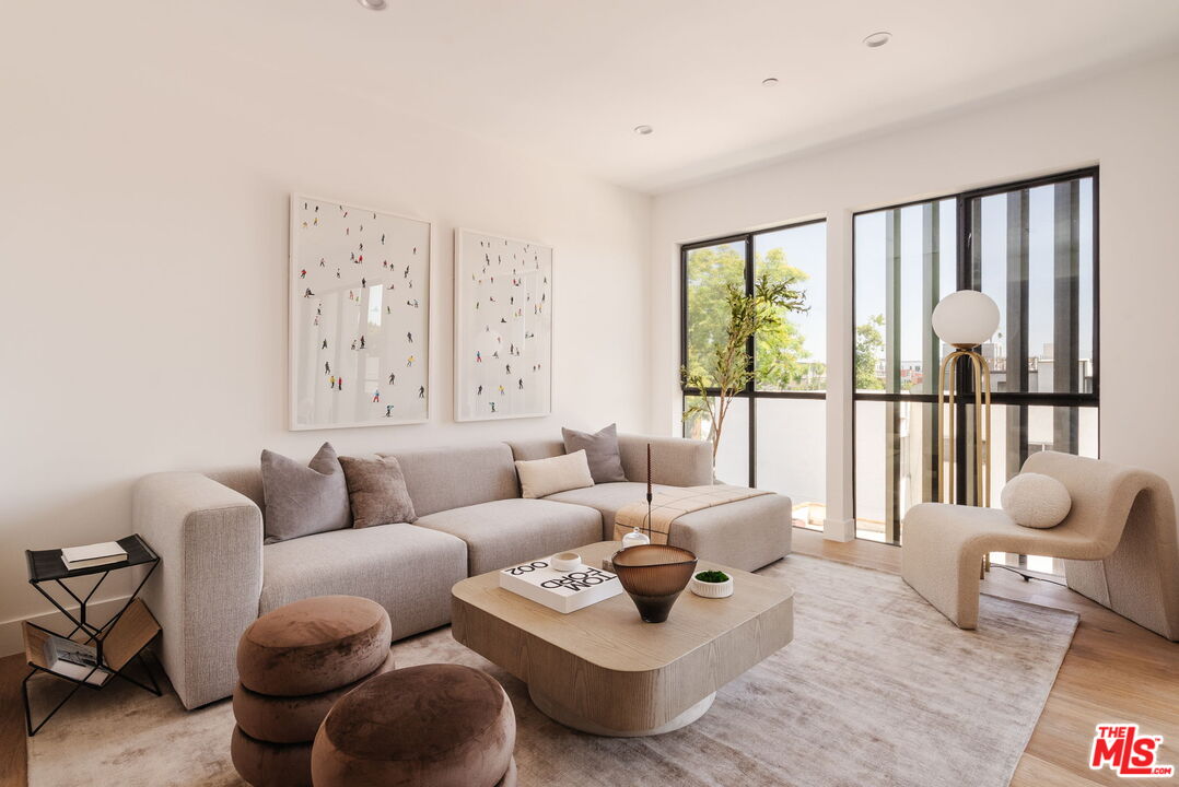 1245 N Formosa Ave Unit: B