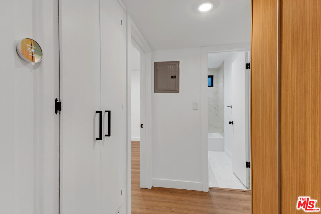 950 Havenhurst Dr Unit: 6
