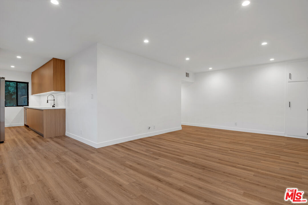 950 Havenhurst Dr Unit: 6