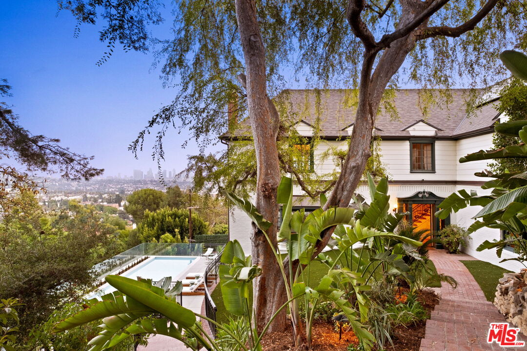 4818 Bonvue Ave