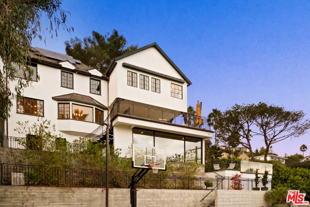 4818 Bonvue Ave