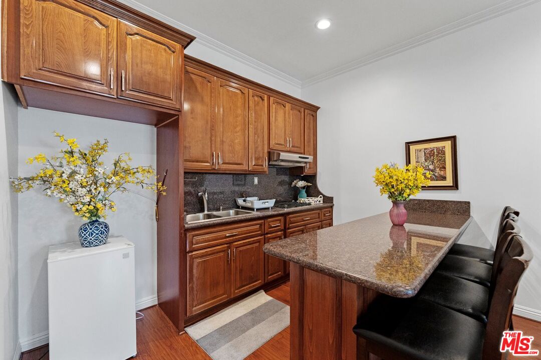 1430 N Dominion Ave