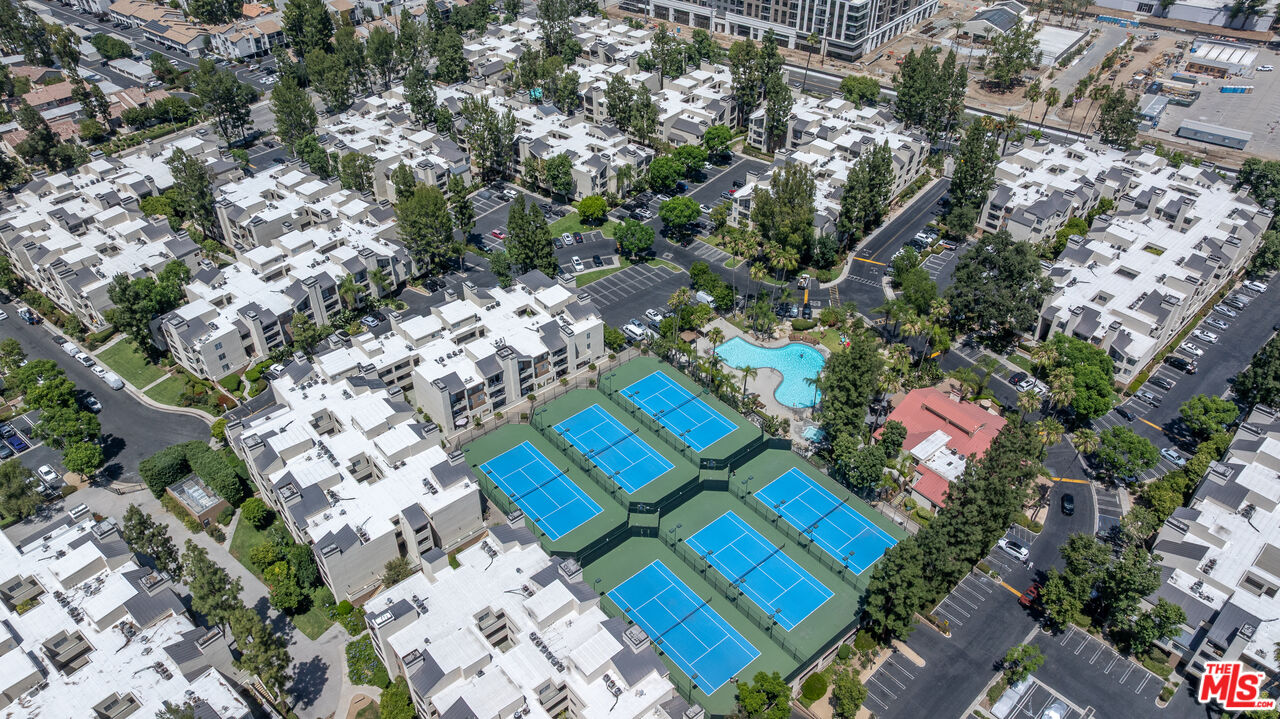 5500 Owensmouth Ave Unit: 328