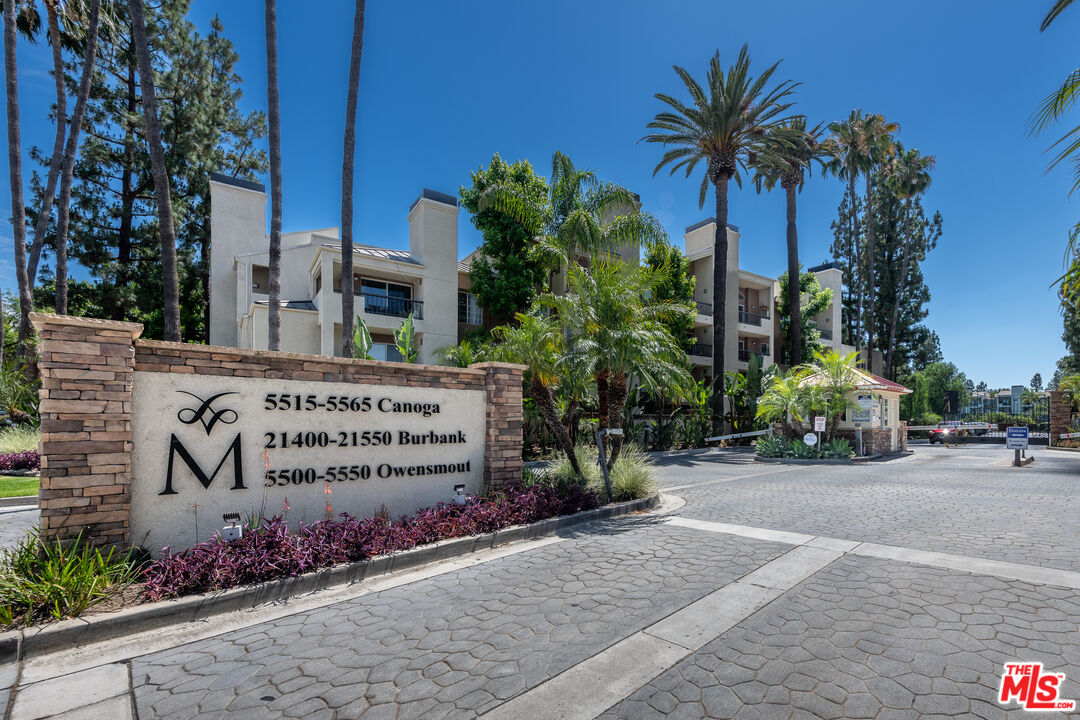 5500 Owensmouth Ave Unit: 328