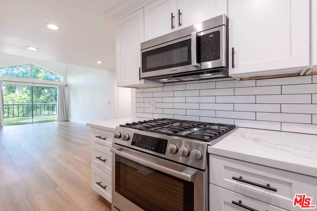 5500 Owensmouth Ave Unit: 328
