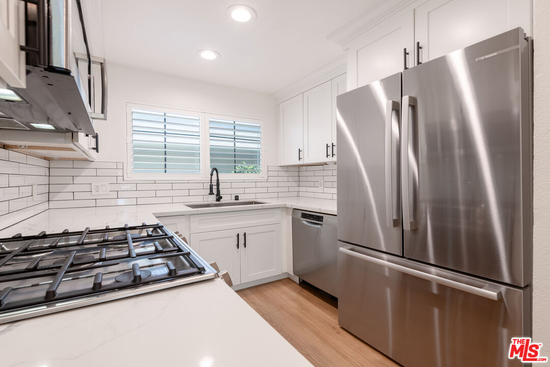 5500 Owensmouth Ave Unit: 328