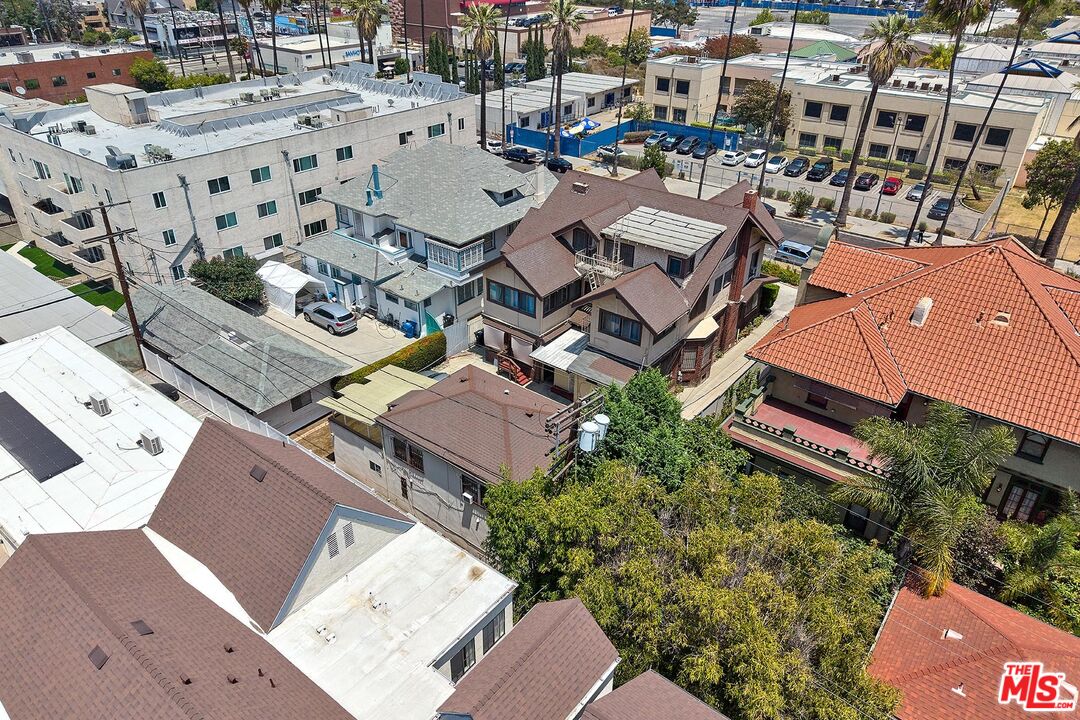 1041 Elden Ave
