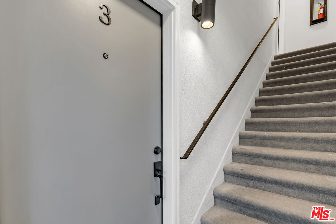 950 Havenhurst Dr Unit: 3