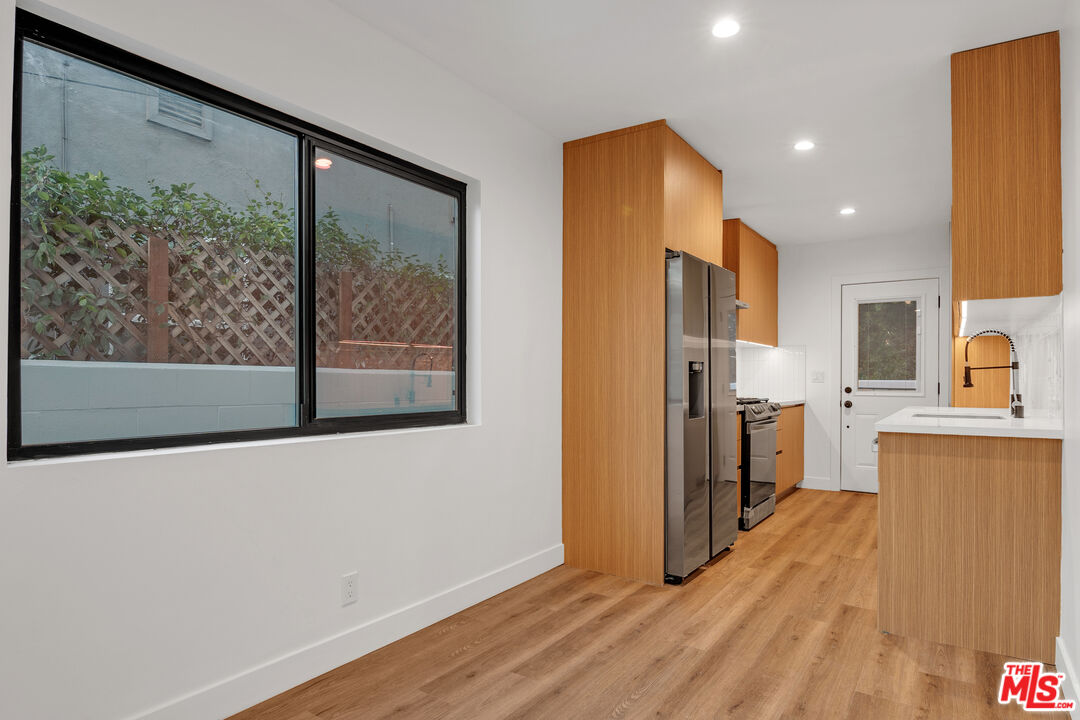 950 Havenhurst Dr Unit: 3