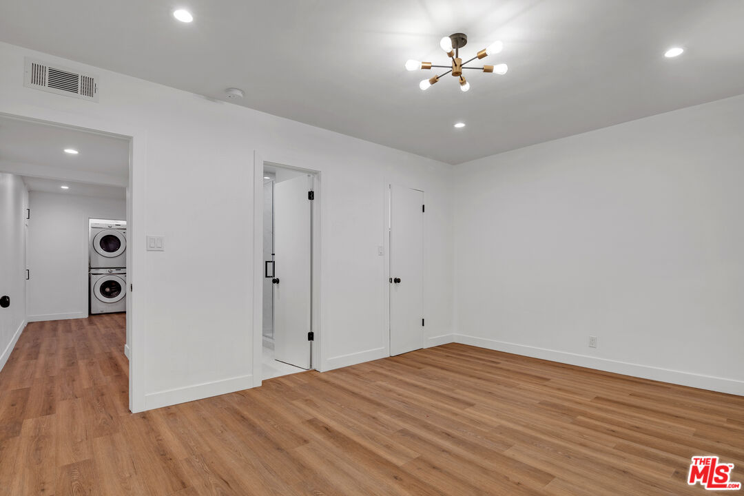 950 Havenhurst Dr Unit: 3