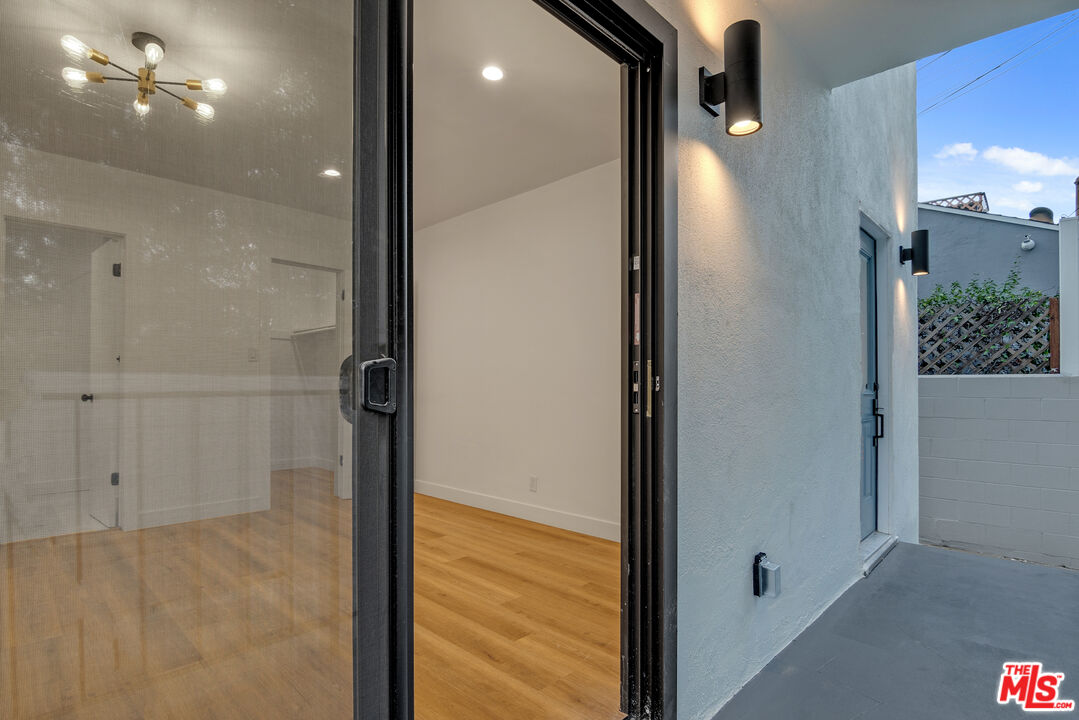 950 Havenhurst Dr Unit: 3