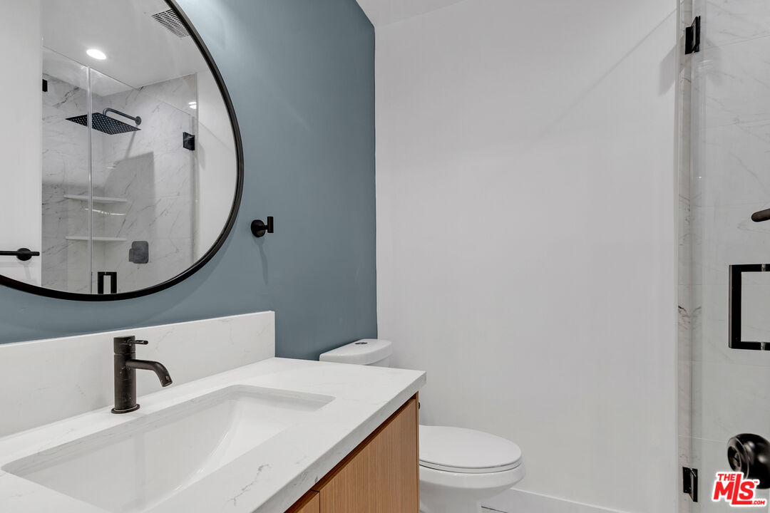 950 Havenhurst Dr Unit: 3