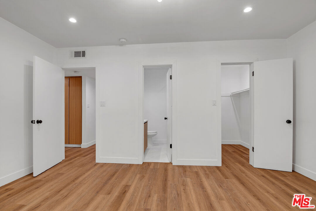 950 Havenhurst Dr Unit: 3