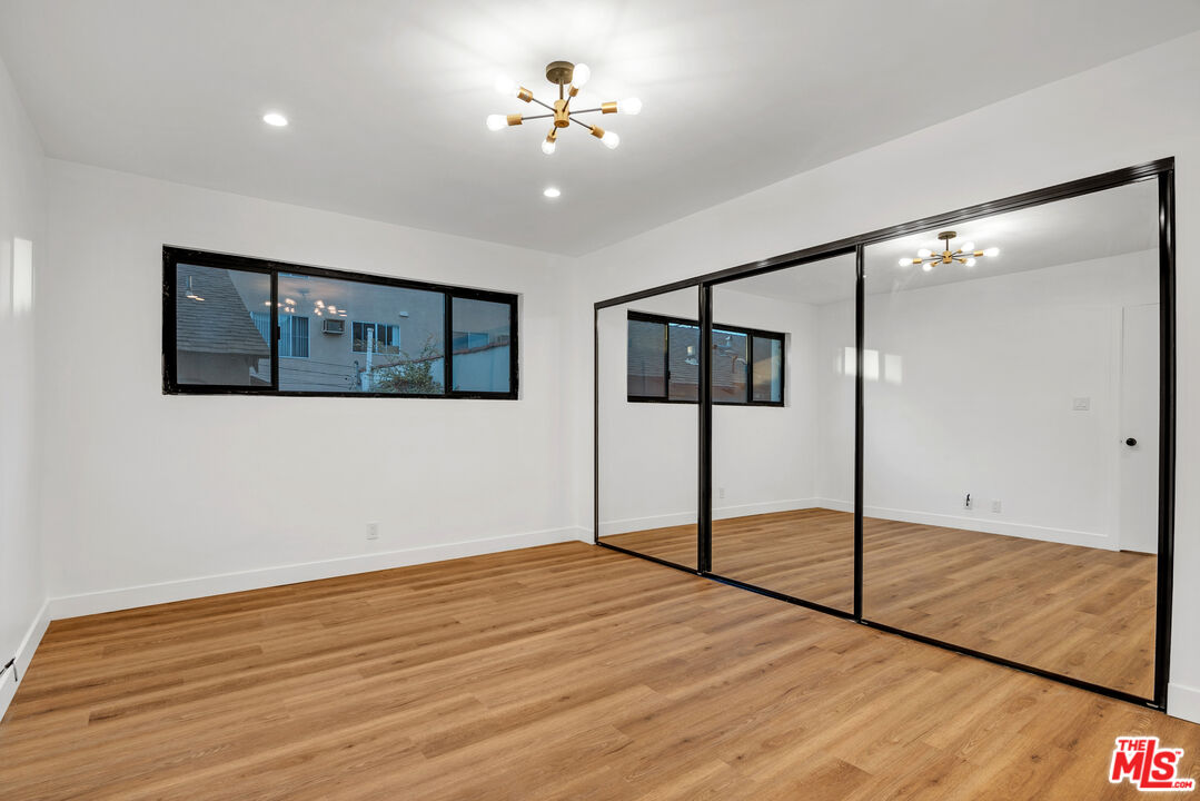 950 Havenhurst Dr Unit: 3