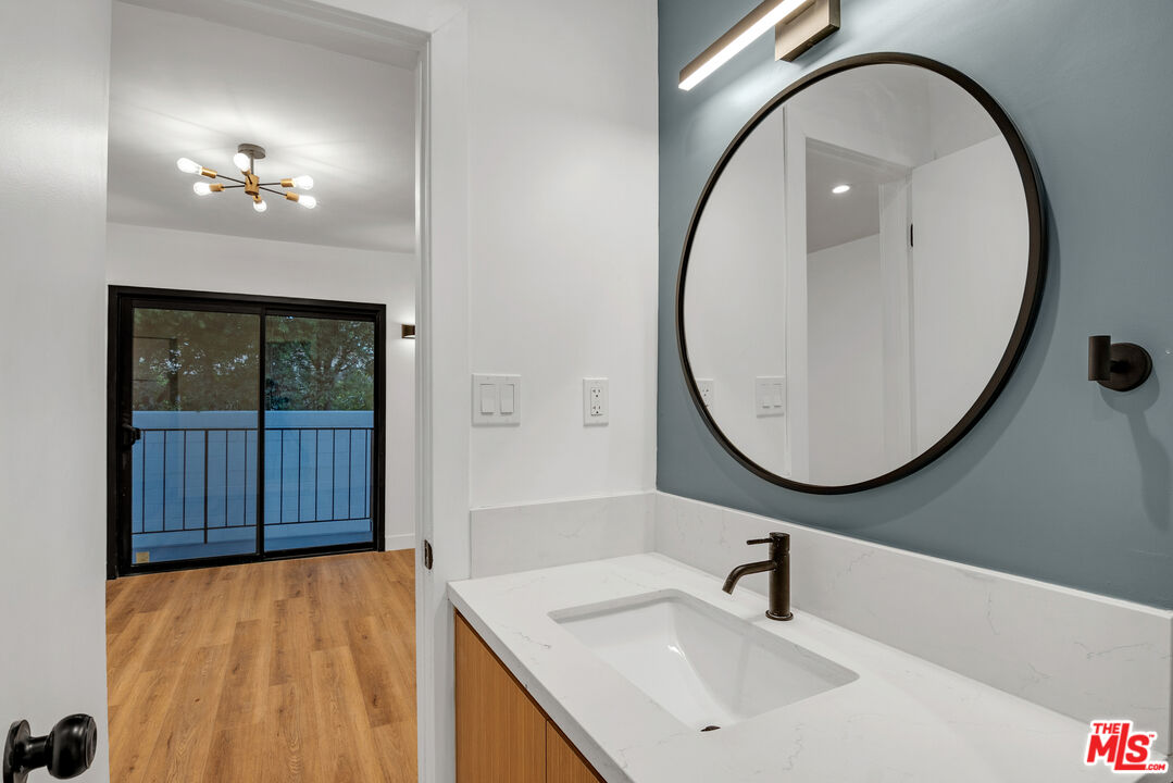950 Havenhurst Dr Unit: 3