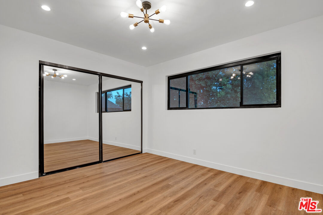 950 Havenhurst Dr Unit: 3