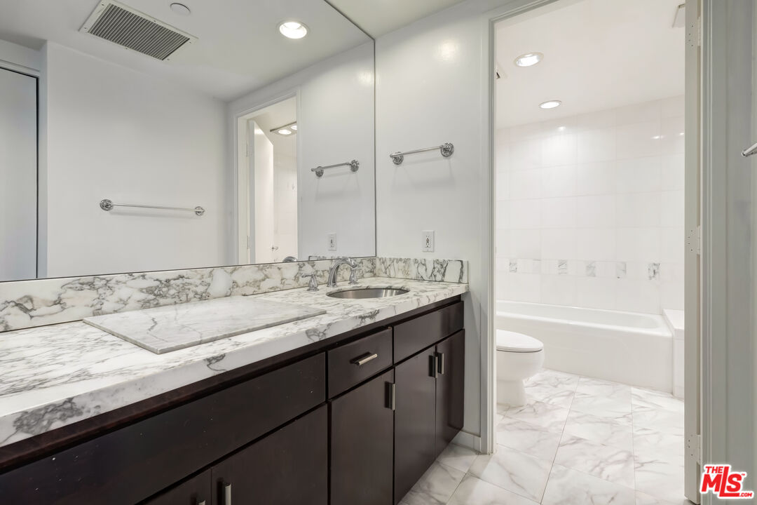 10445 Wilshire Blvd Unit: 905