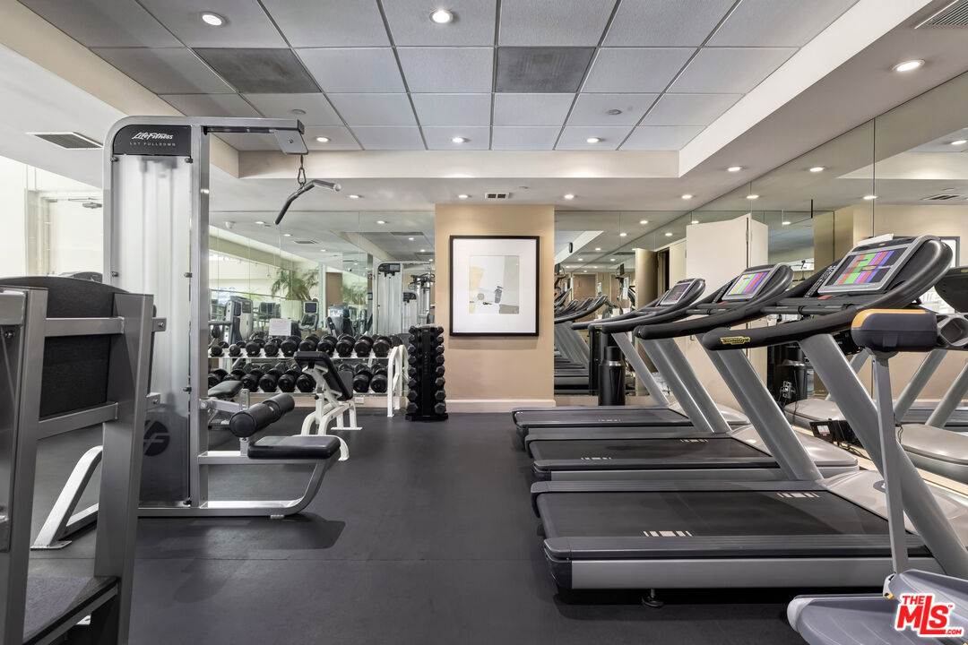 10445 Wilshire Blvd Unit: 905