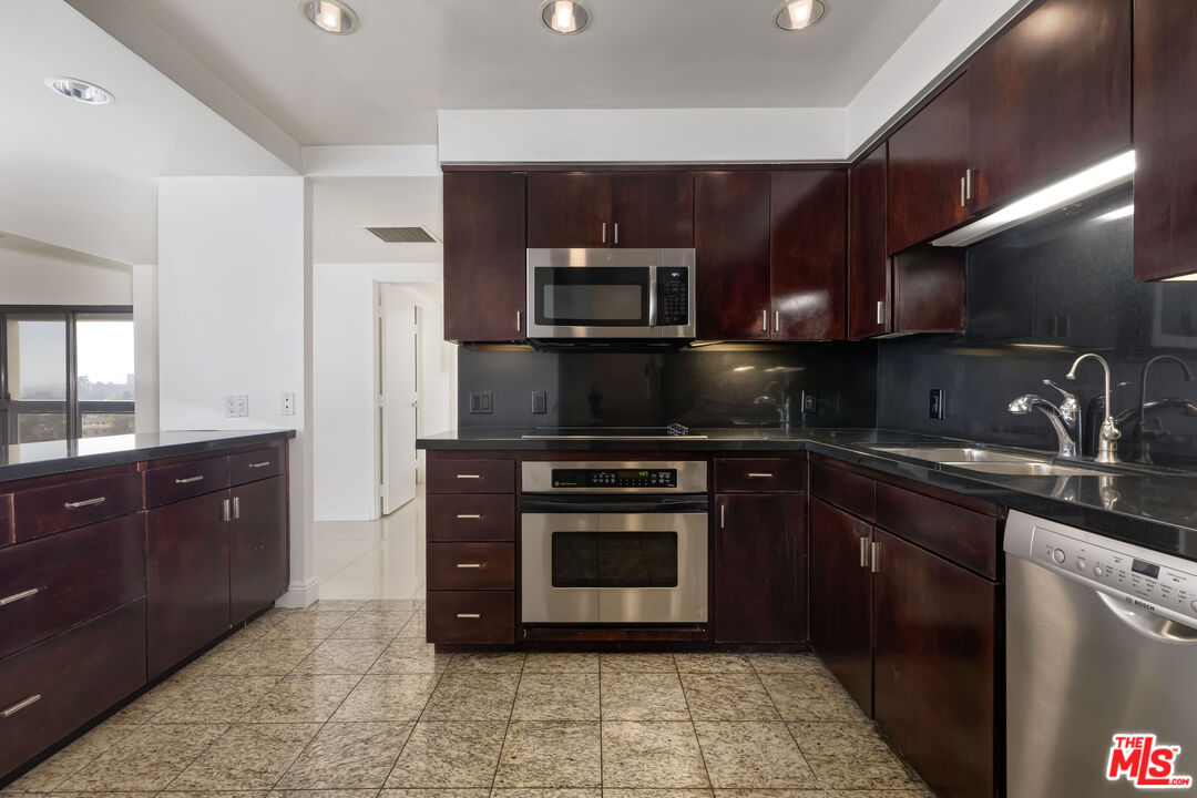 10445 Wilshire Blvd Unit: 905