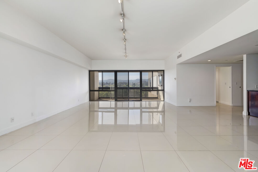 10445 Wilshire Blvd Unit: 905