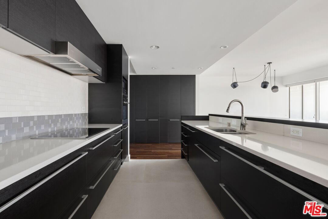 6250 Hollywood Blvd Unit: 12I