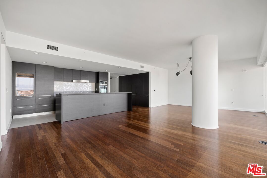 6250 Hollywood Blvd Unit: 12I
