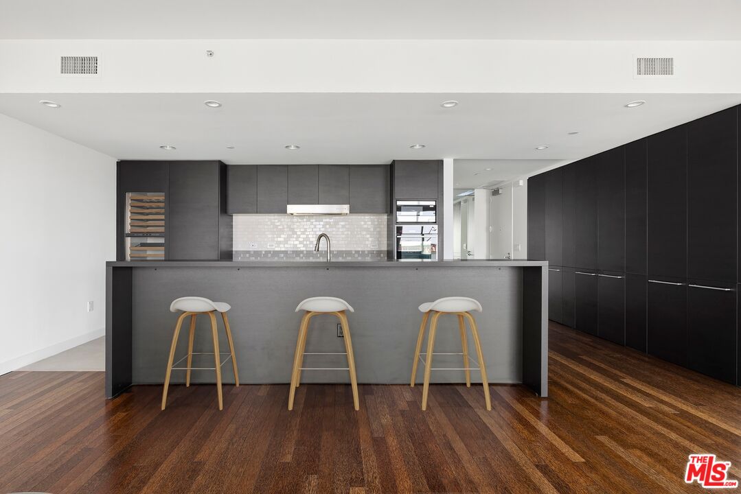 6250 Hollywood Blvd Unit: 12I