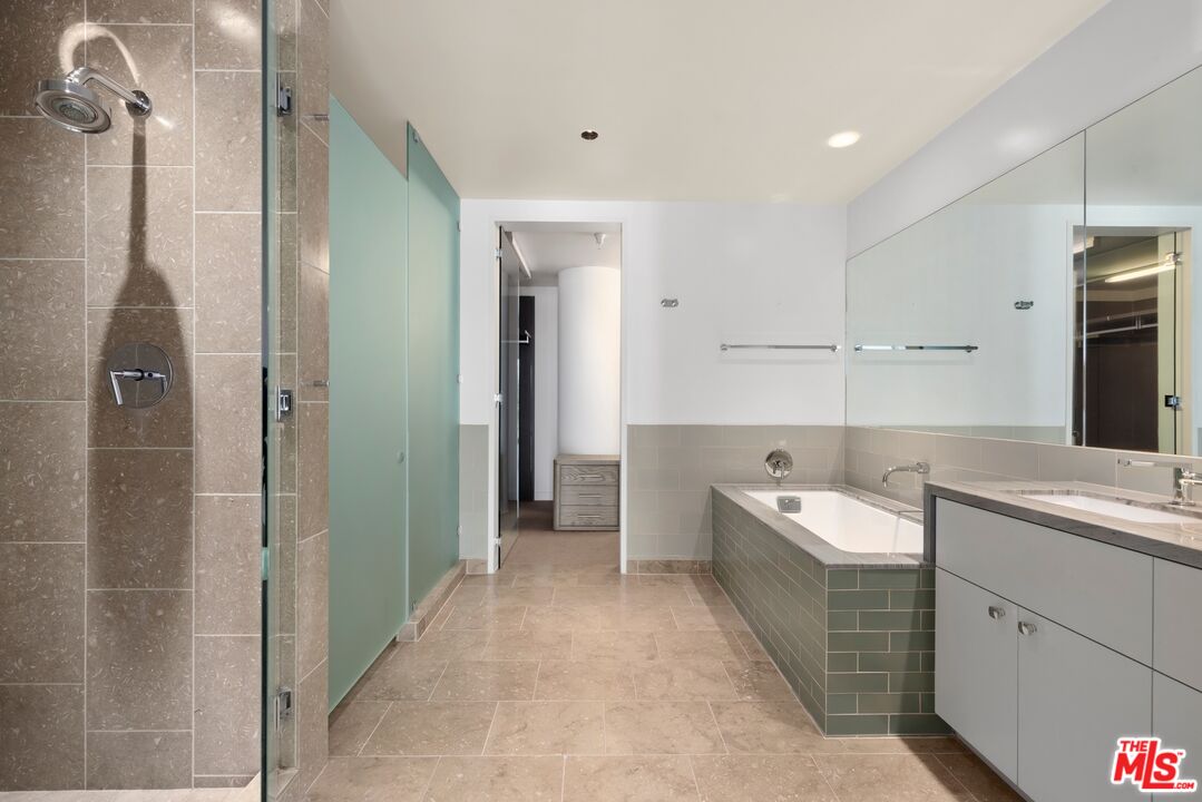 6250 Hollywood Blvd Unit: 12I