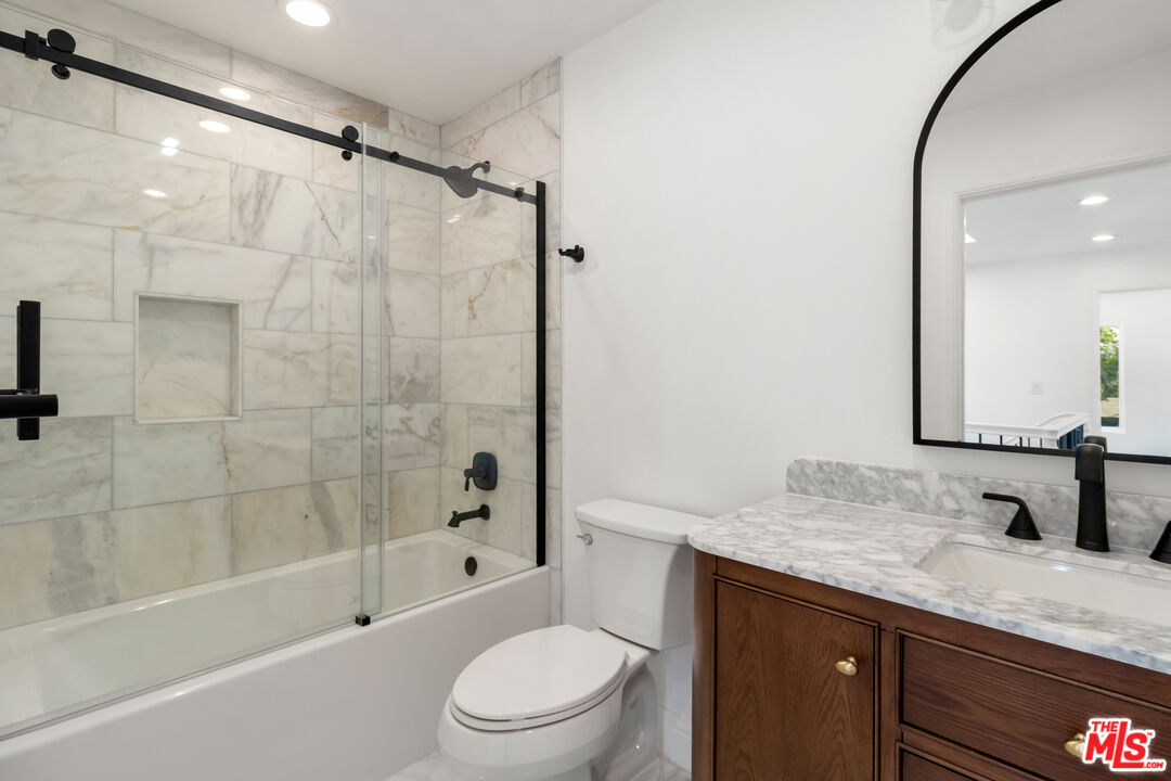 22935 Sylvan St