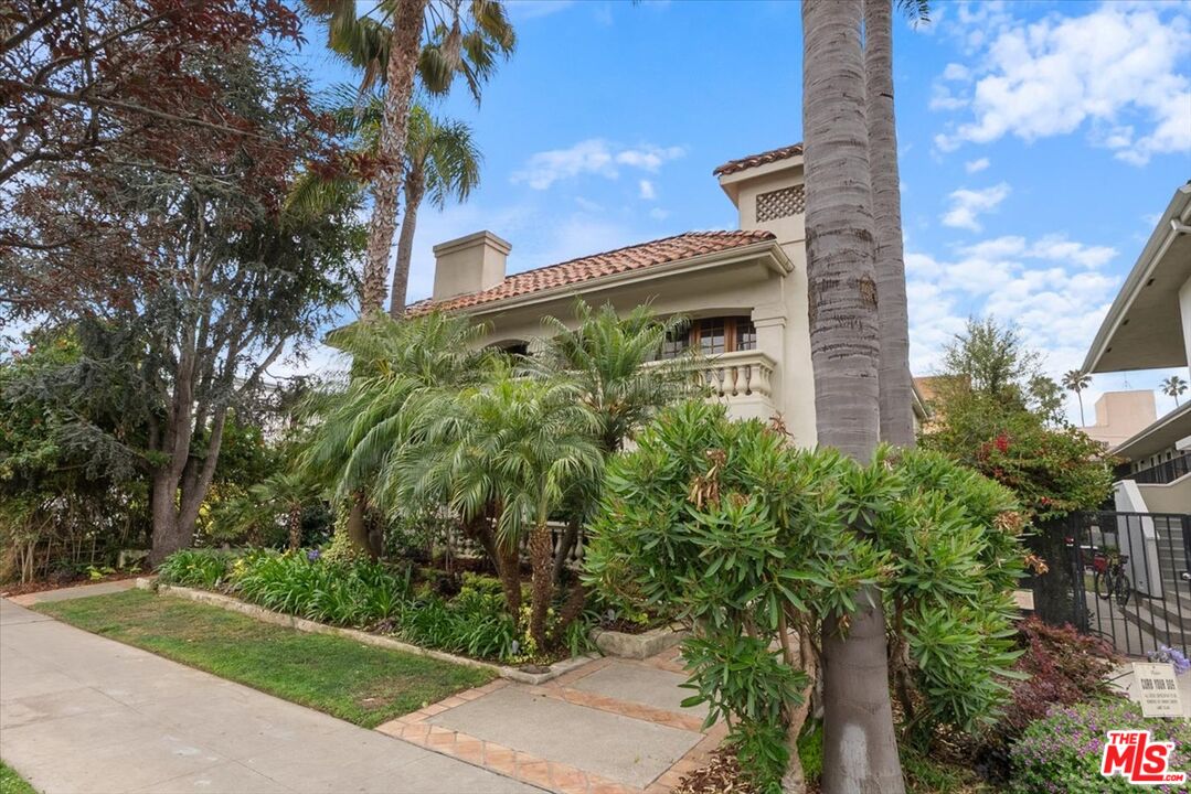 828 5th St Unit: 10