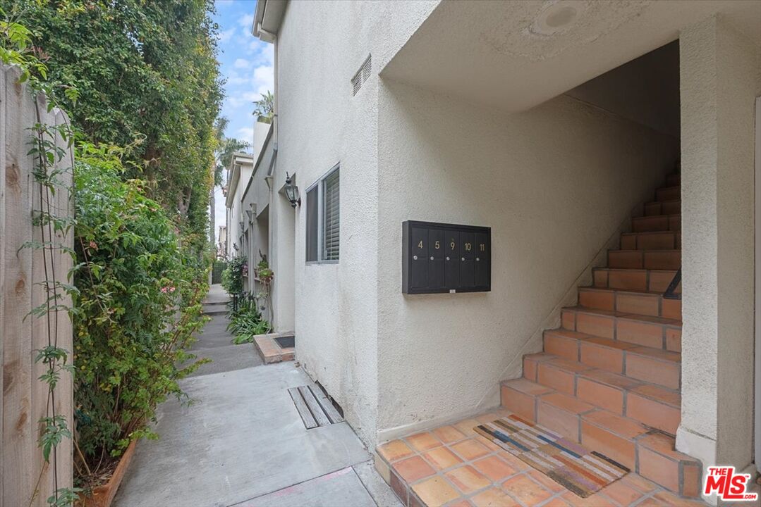 828 5th St Unit: 10
