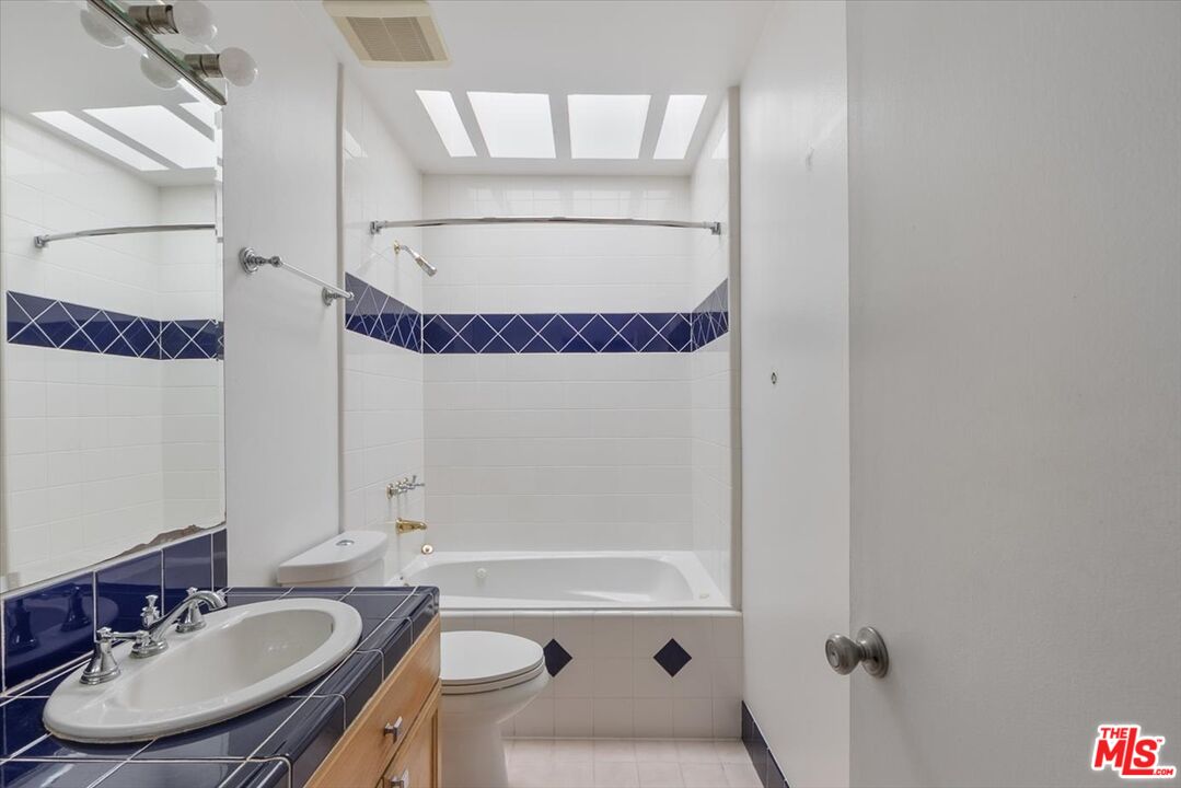 828 5th St Unit: 10