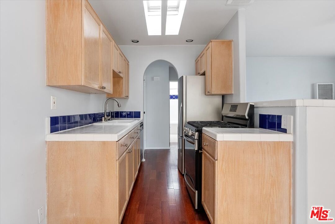 828 5th St Unit: 10