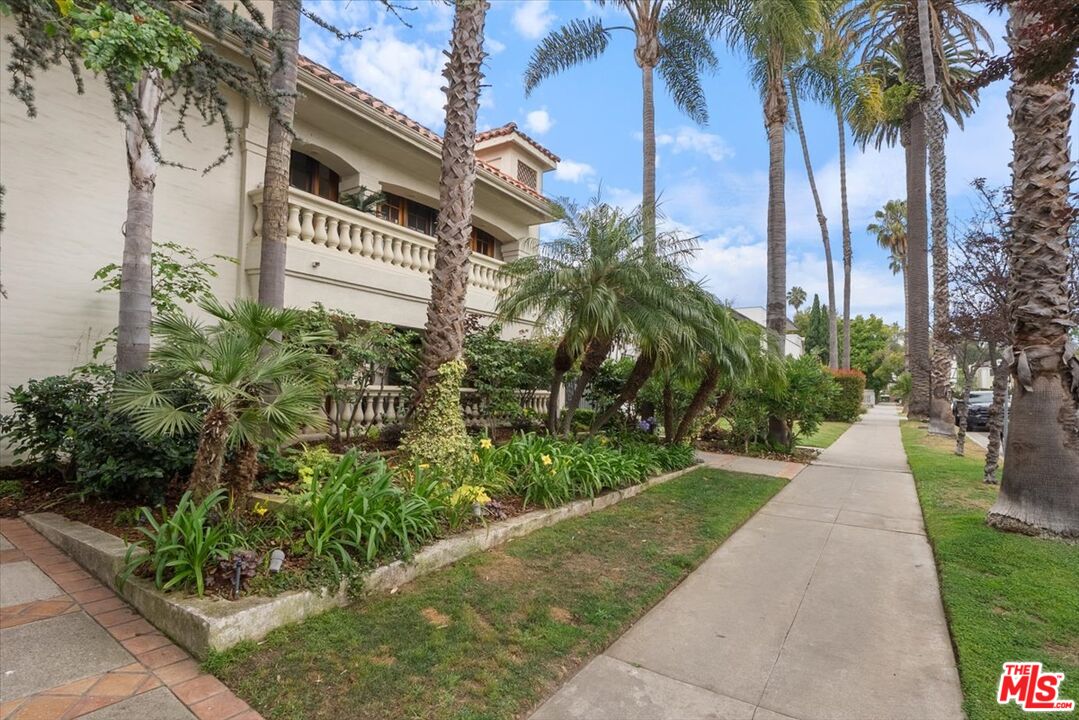 828 5th St Unit: 10