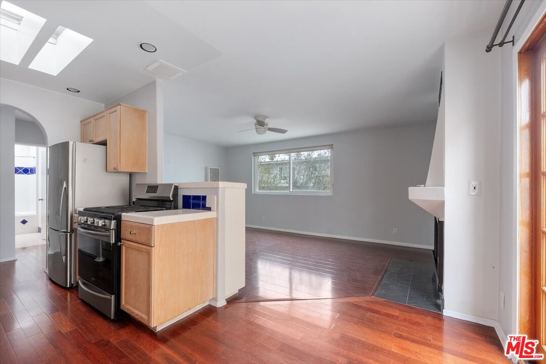 828 5th St Unit: 10